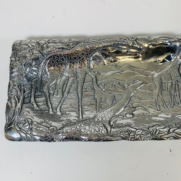 VTG Arthur Court Bread Serving Platter 18" Cast Aluminum Repousse Safari Signed - Picture 12 of 16